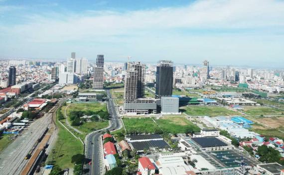 Explore PHOM PENH